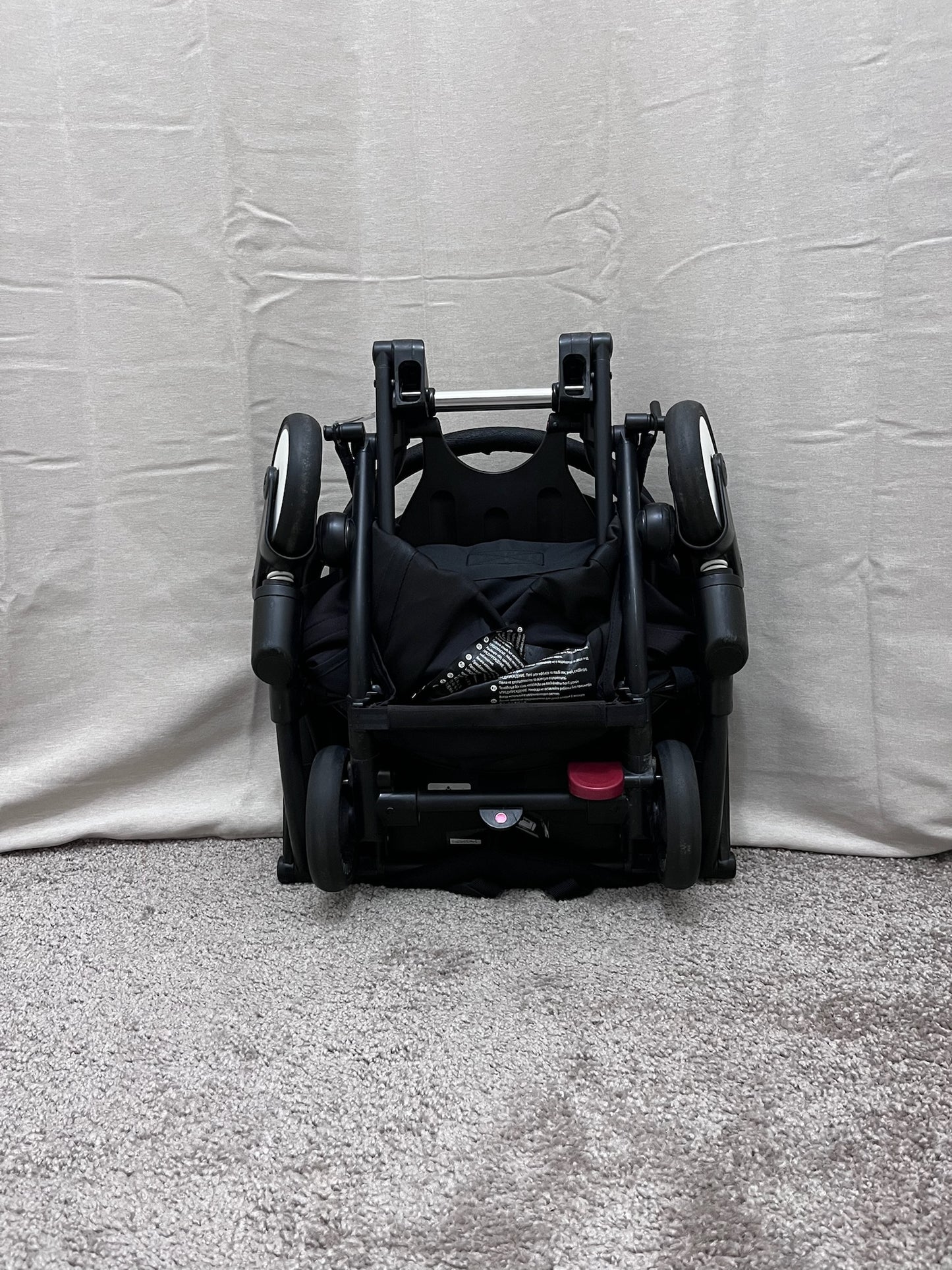 YOYO + Cosy BeSafe Izi Go i-Size + 6+ Noir — Poussette Reconditionnée Premium