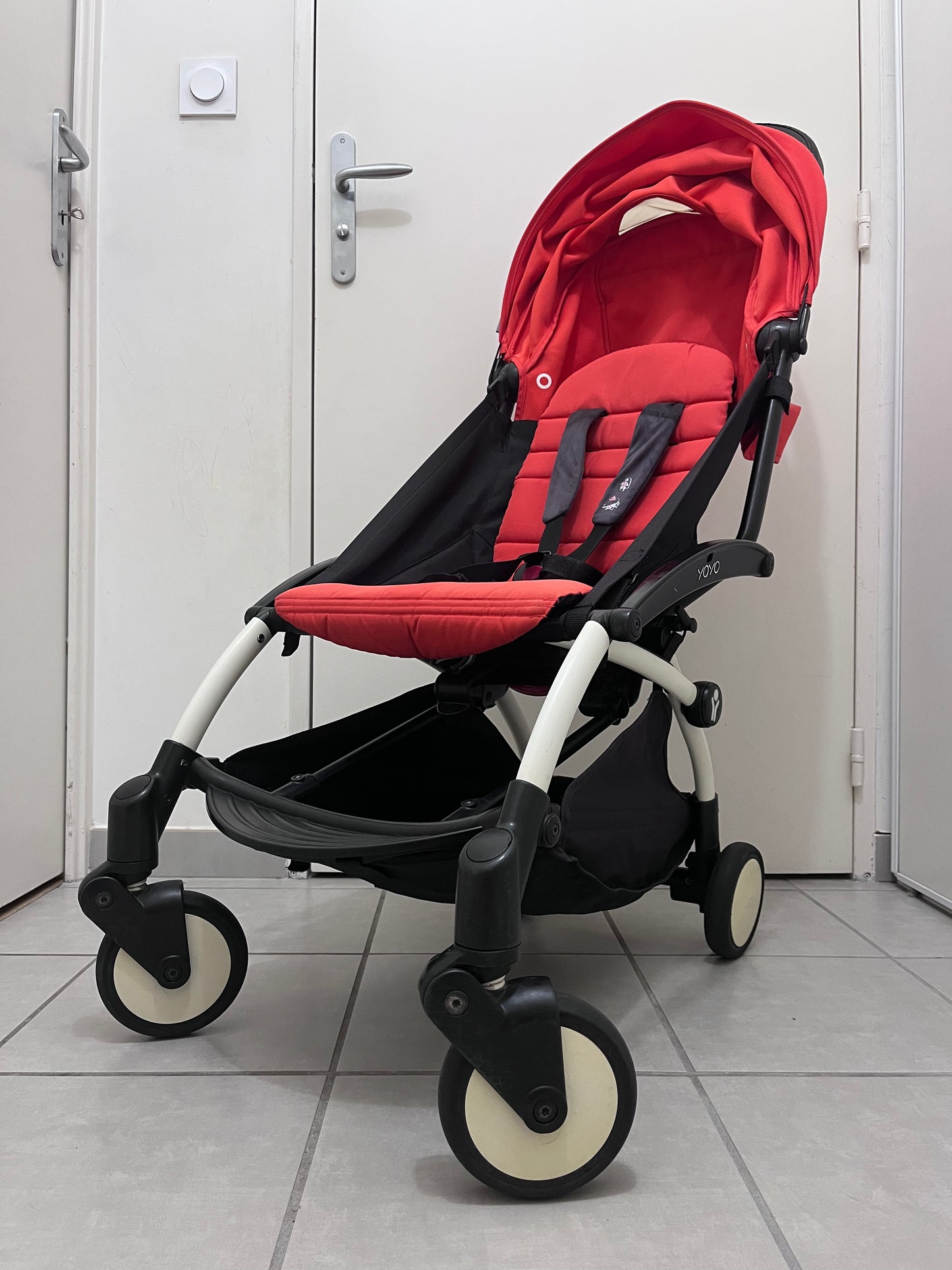 Poussette YOYO BABYZEN avec pack naissance et pack 6+ rouge