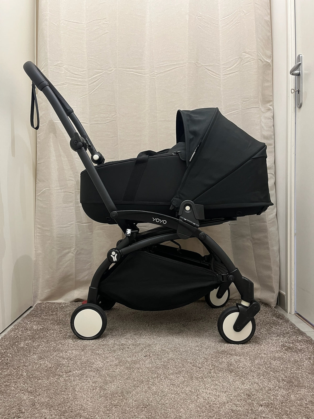 Poussette Stokke YOYO2 avec nacelle et pack 6+ noirs – Full Black