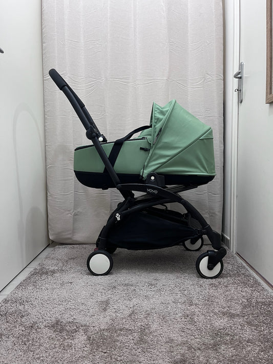 Poussette YOYO Stokke avec nacelle et pack 6+ peppermint