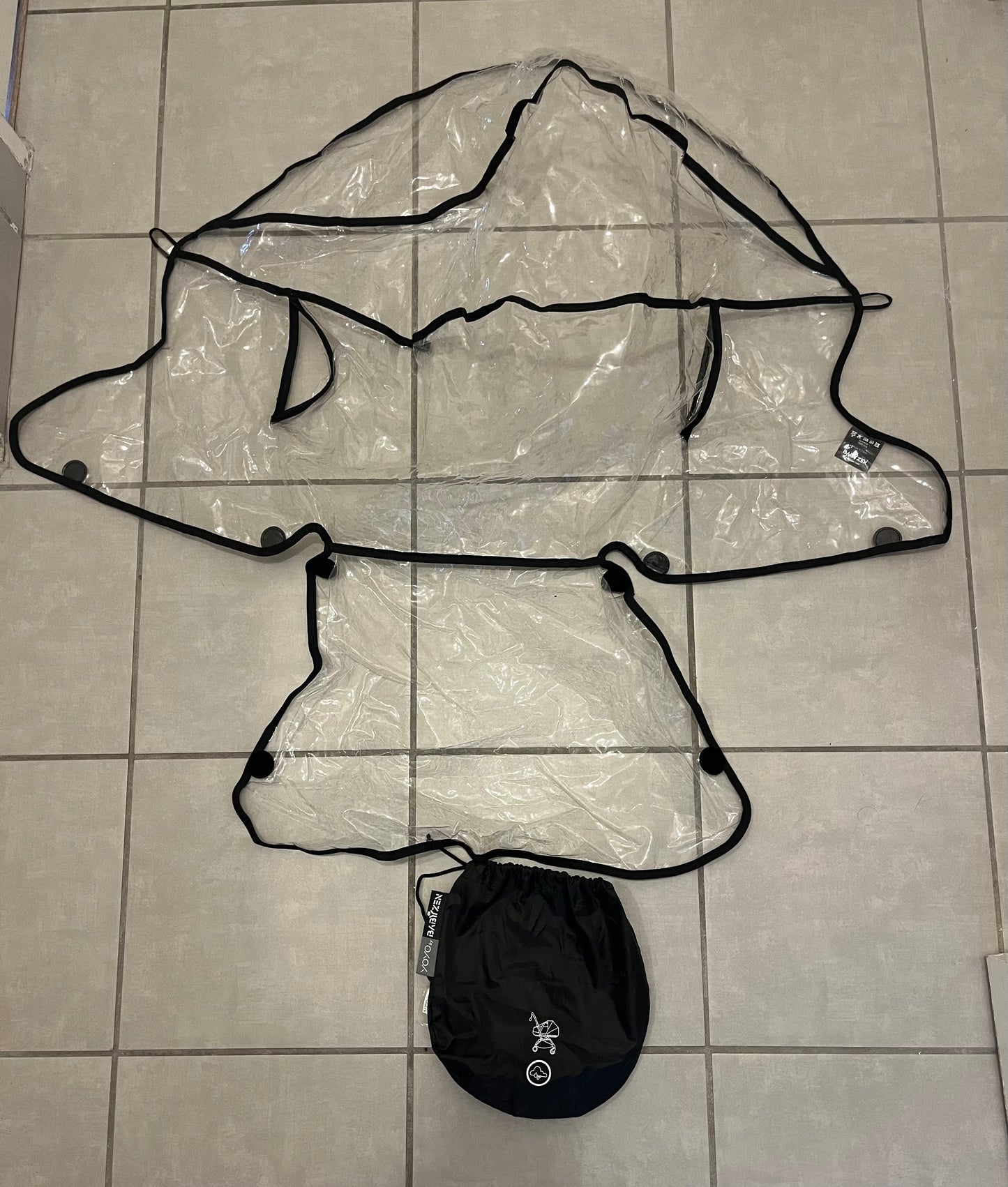 Poussette YOYO reconditionnée – packs 0+ et 6+ noir  et habillage pluie – très bon état – garantie 6 mois