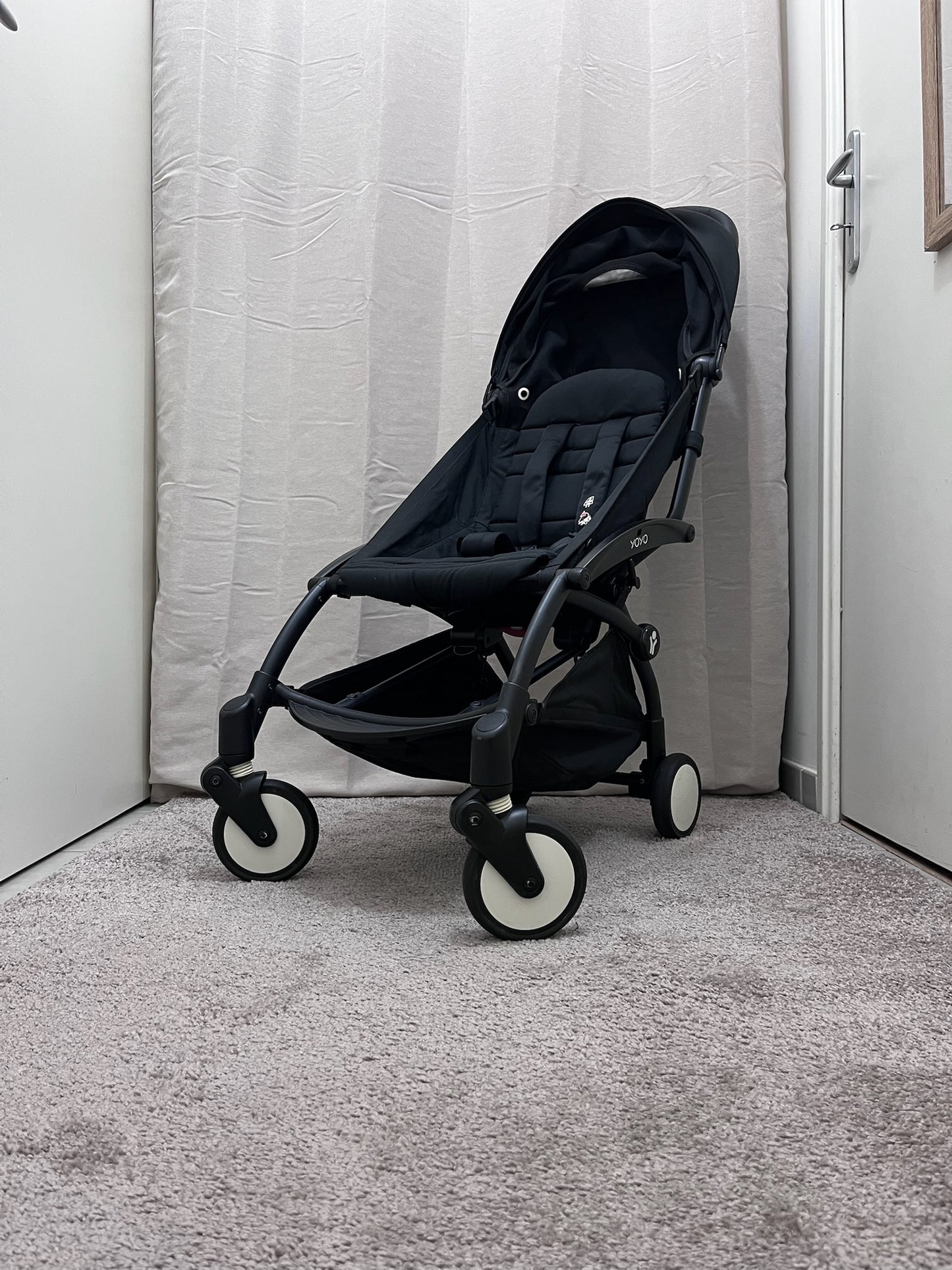 Poussette YOYO reconditionnée – packs 0+ et 6+ noir  et habillage pluie – très bon état – garantie 6 mois