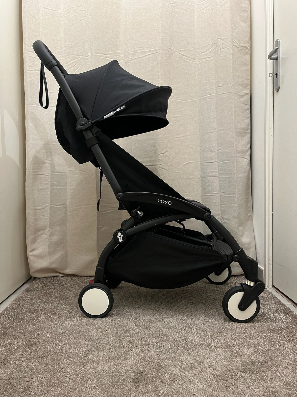 Poussette Stokke YOYO2 avec nacelle et pack 6+ noirs – Full Black