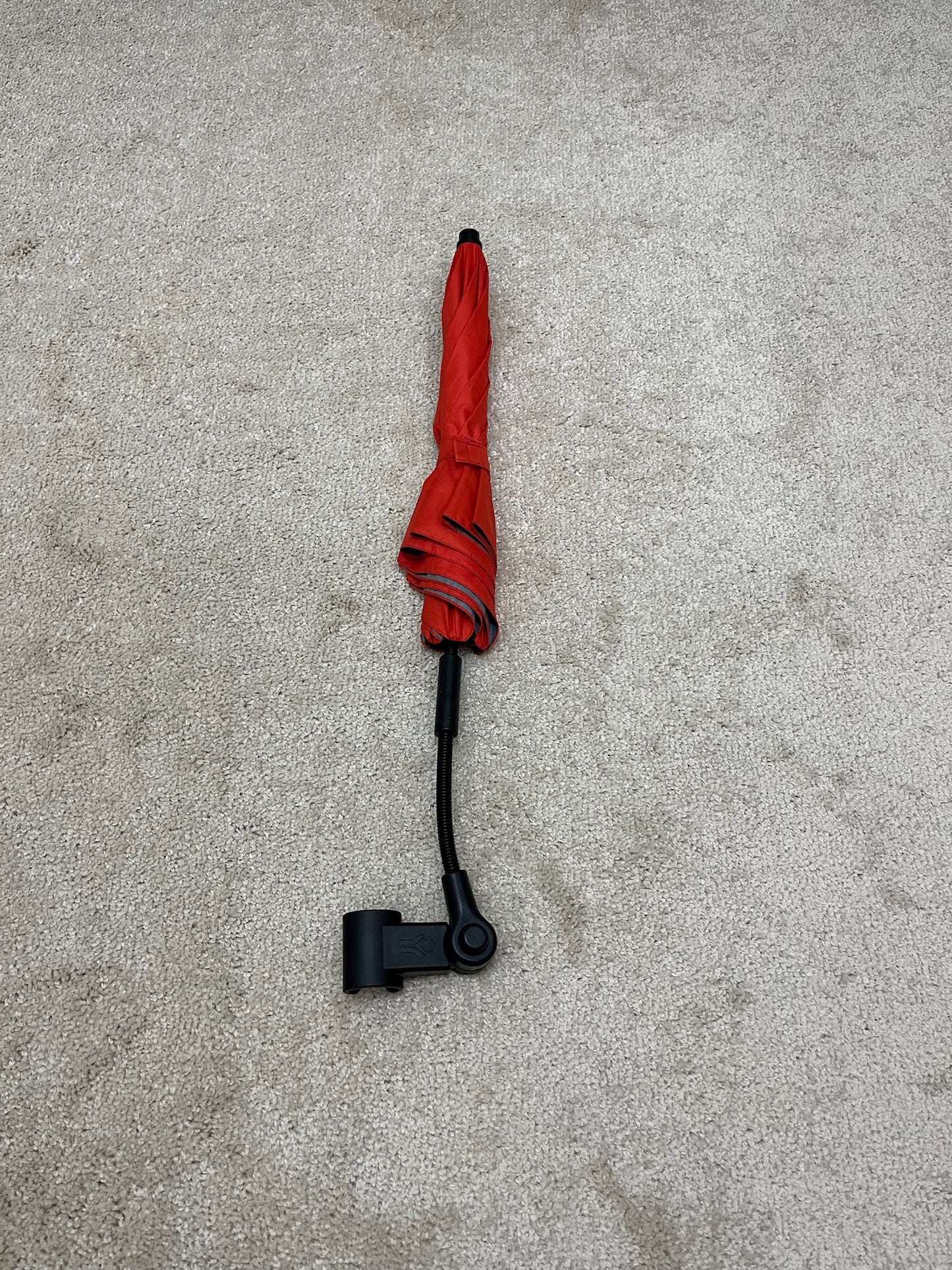 Ombrelle rouge poussette yoyo Babyzen Stokke