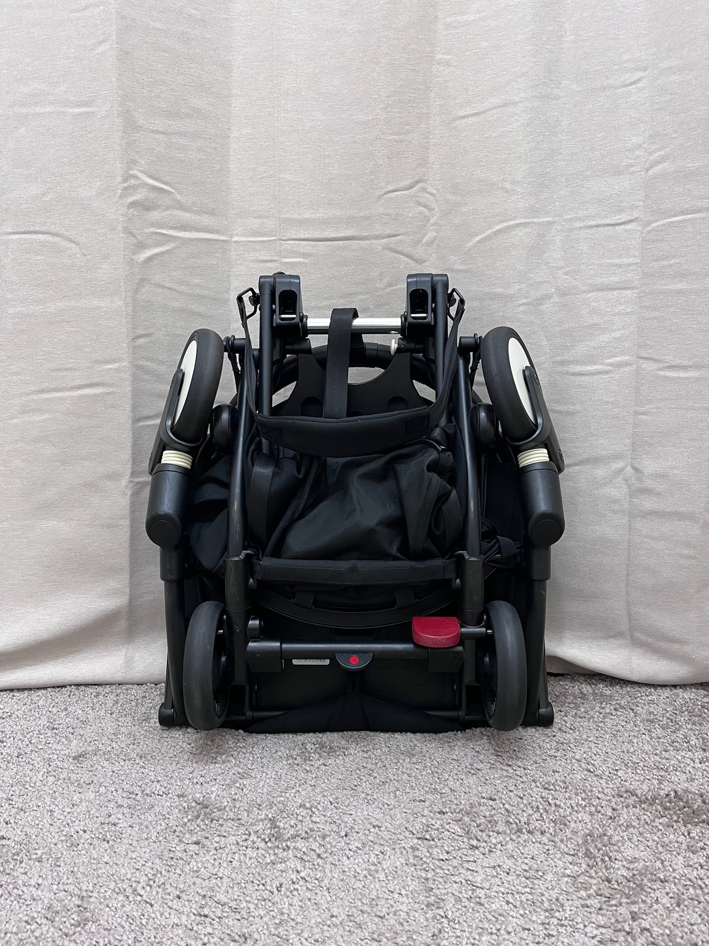 Poussette YOYO reconditionnée – packs 0+ et 6+ noir  et habillage pluie – très bon état – garantie 6 mois