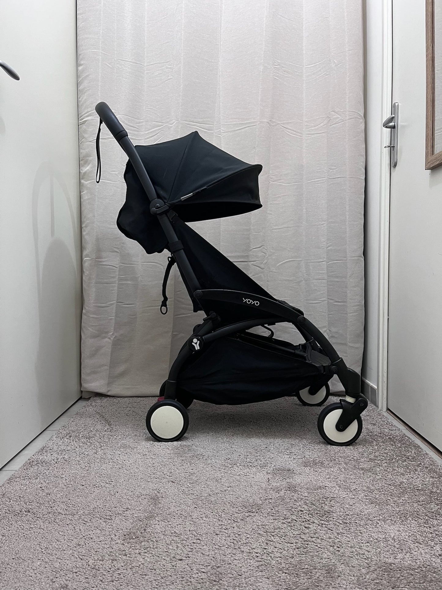 Poussette YOYO reconditionnée – packs 0+ et 6+ noir  et habillage pluie – très bon état – garantie 6 mois