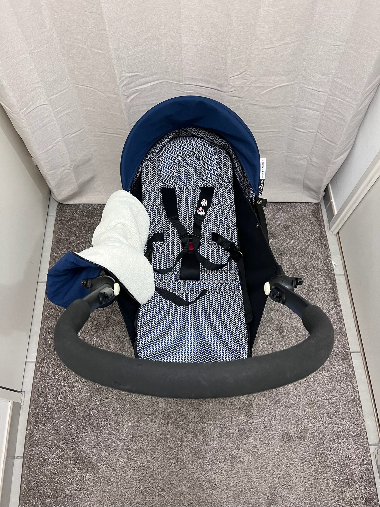 Poussette YOYO reconditionnée – packs 0+ et 6+ Air France – très bon état – garantie 6 mois